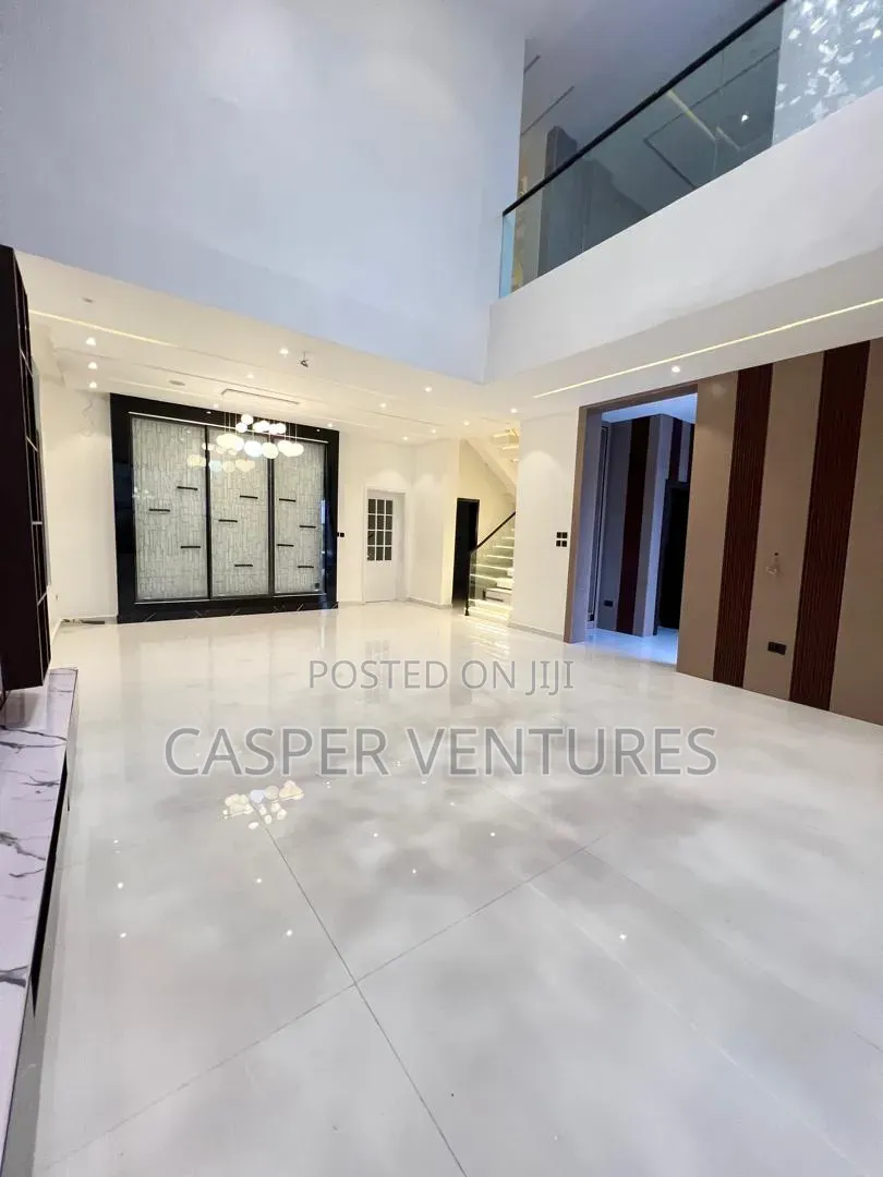5bdrm Duplex in Megamound, Ikota for sale in Ikota