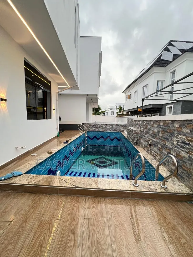 5bdrm Duplex in Megamound, Ikota for sale in Ikota