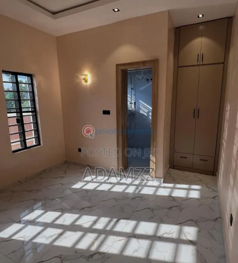 5bdrm Duplex in Enugu for sale in Enugu