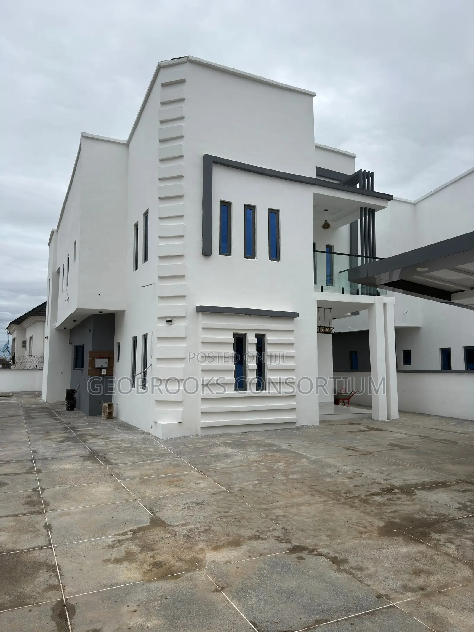 5bdrm Duplex in Kolapo Ishola Gra, Akobo for sale in Akobo