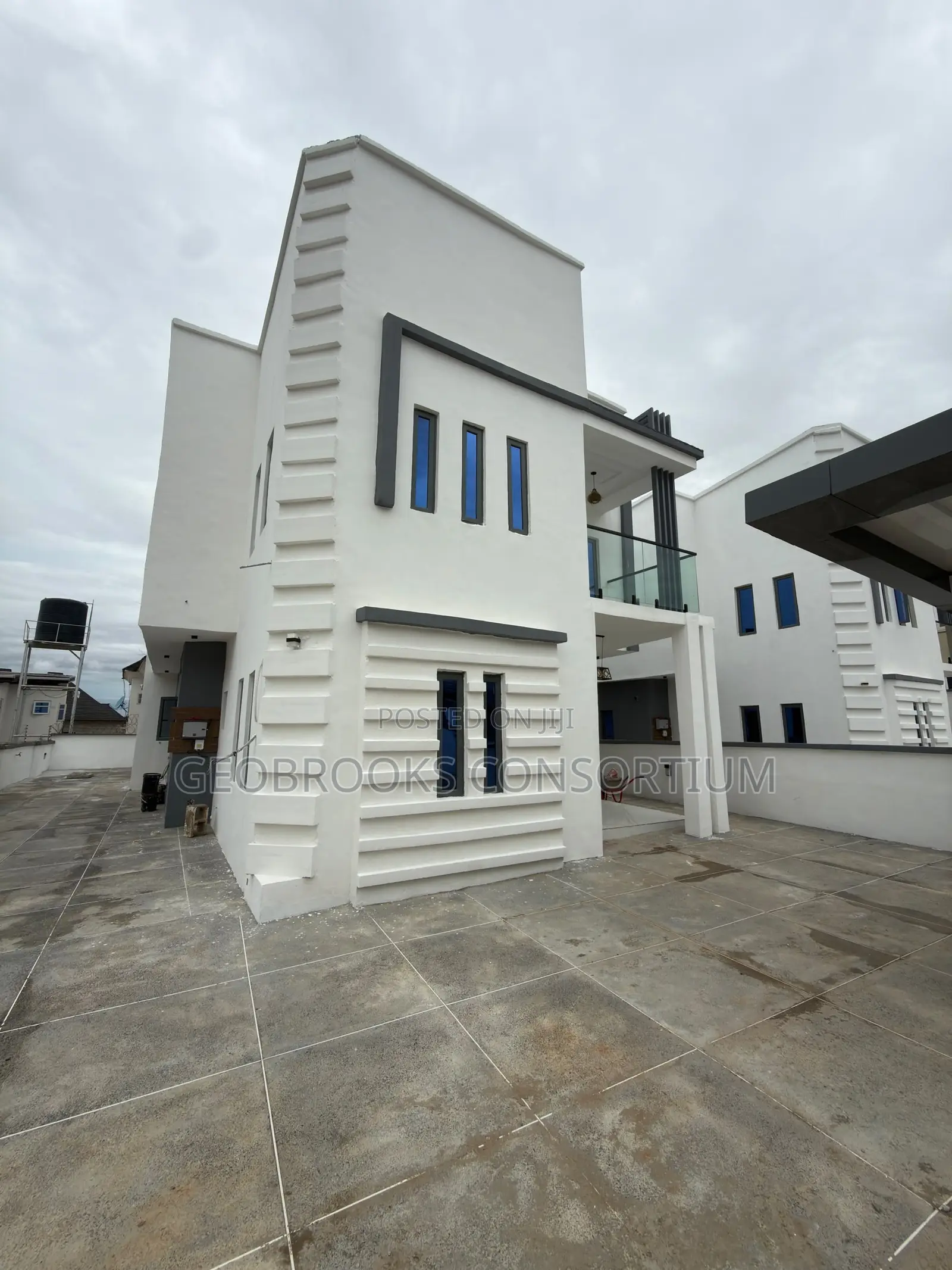 5bdrm Duplex in Kolapo Ishola Gra, Akobo for sale in Akobo