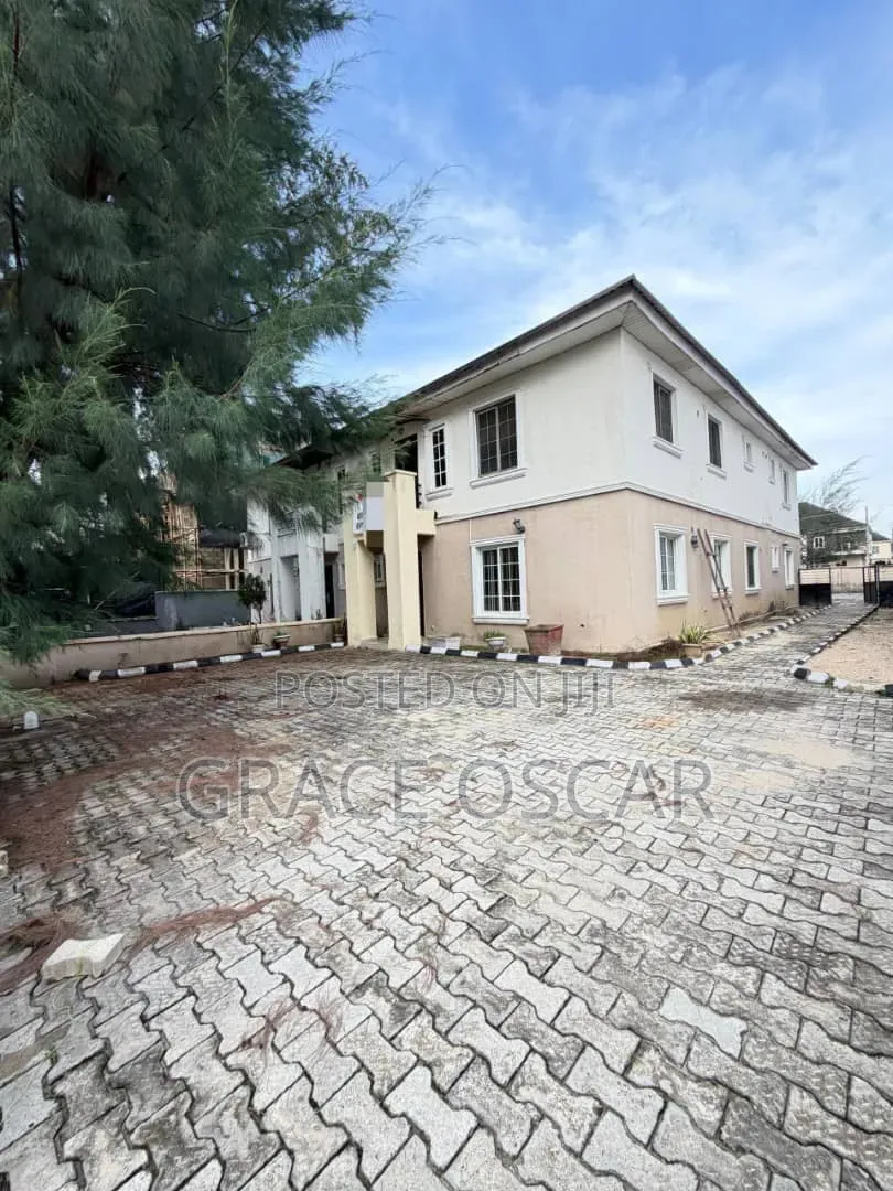 4bdrm Duplex in Ikota for sale in Ikota