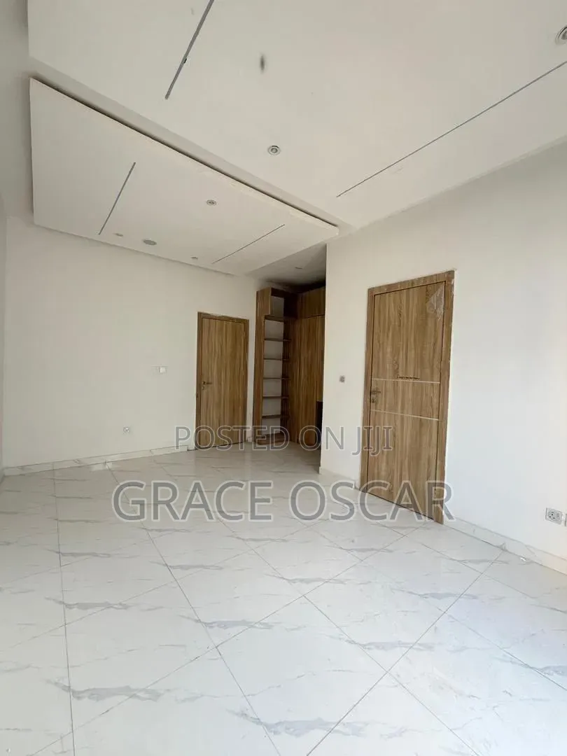3bdrm Duplex in Abraham Adesanya Estate for sale in Abraham Adesanya Estate