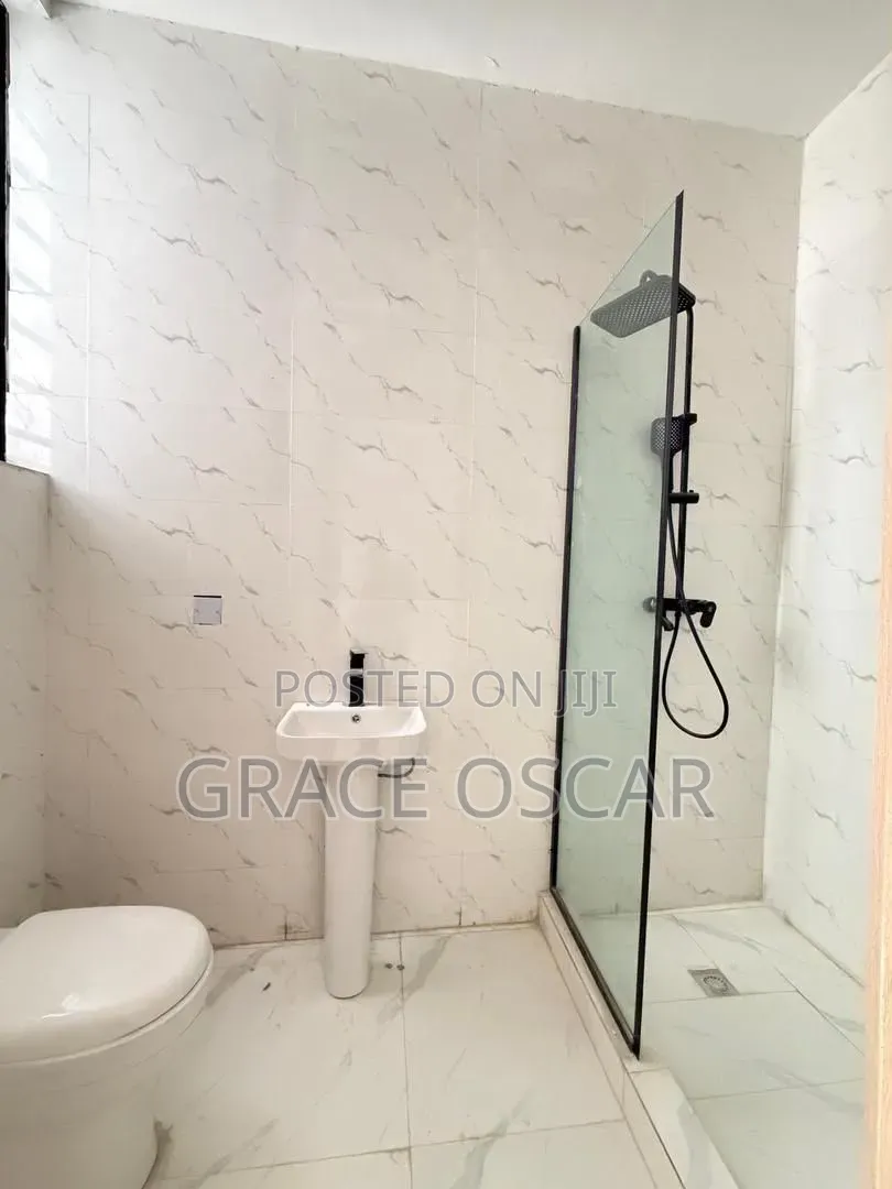 3bdrm Duplex in Abraham Adesanya Estate for sale in Abraham Adesanya Estate