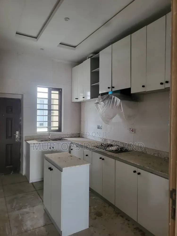 3bdrm Duplex in Lekki Phase 2 for sale in Lekki Phase 2