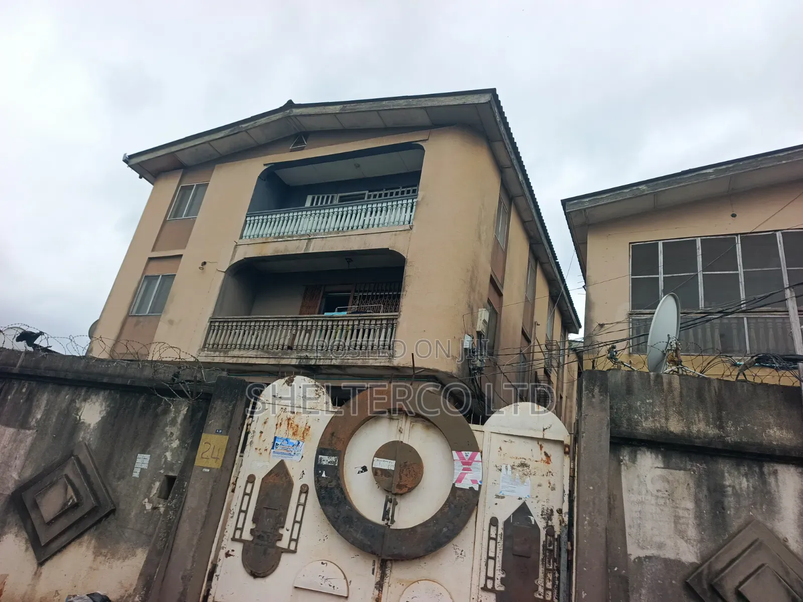 3bdrm Block of Flats in Street, Omole Phase 1 for sale in Omole Phase 1