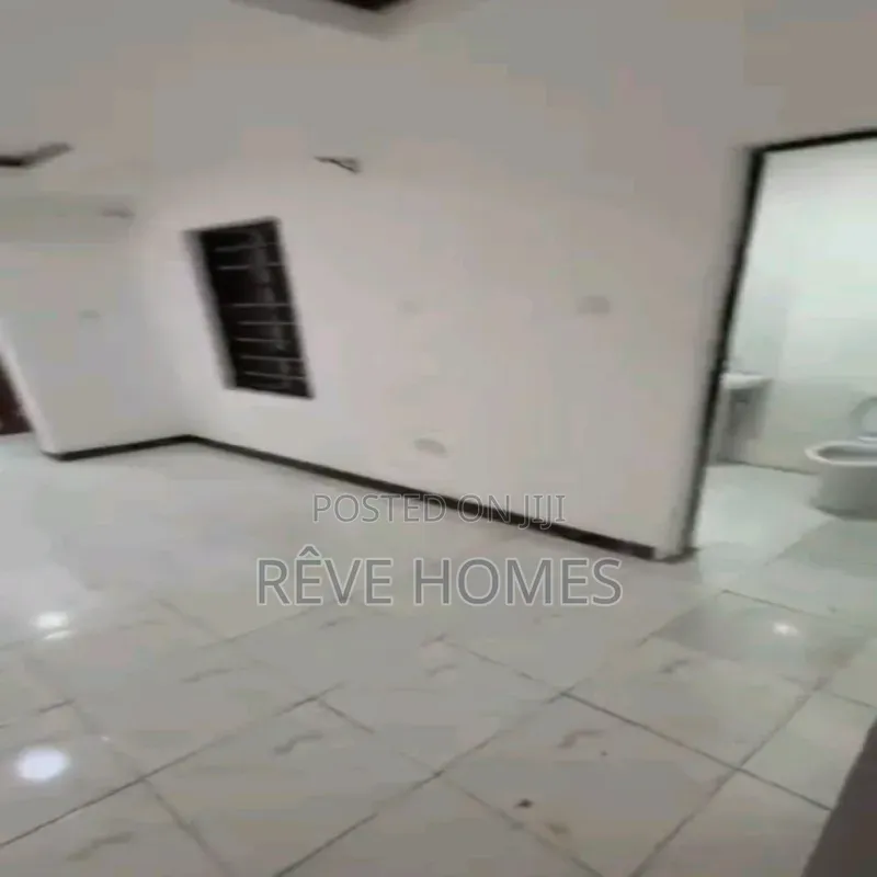 2bdrm Block of Flats in Soluyi for rent in Soluyi