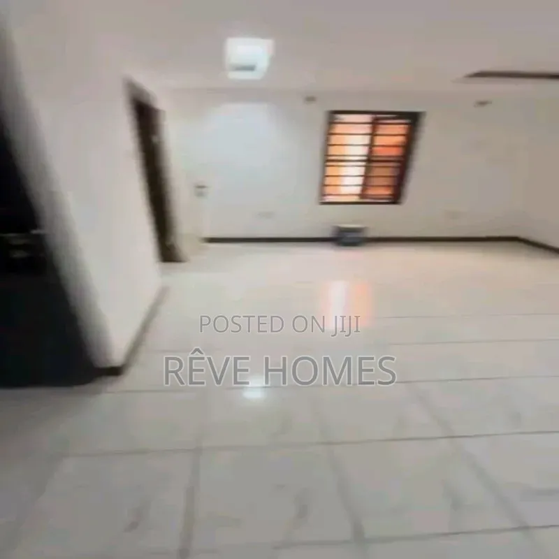 2bdrm Block of Flats in Soluyi for rent in Soluyi