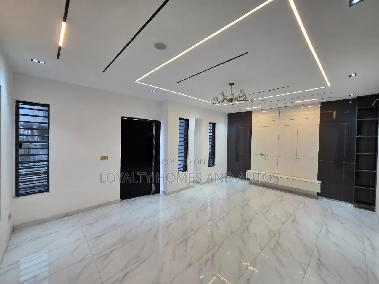 5bdrm Duplex in Lekki Phase 1 for sale in Lekki Phase 1