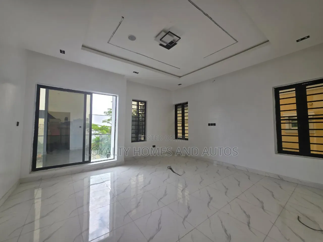 5bdrm Duplex in Lekki Phase 1 for sale in Lekki Phase 1