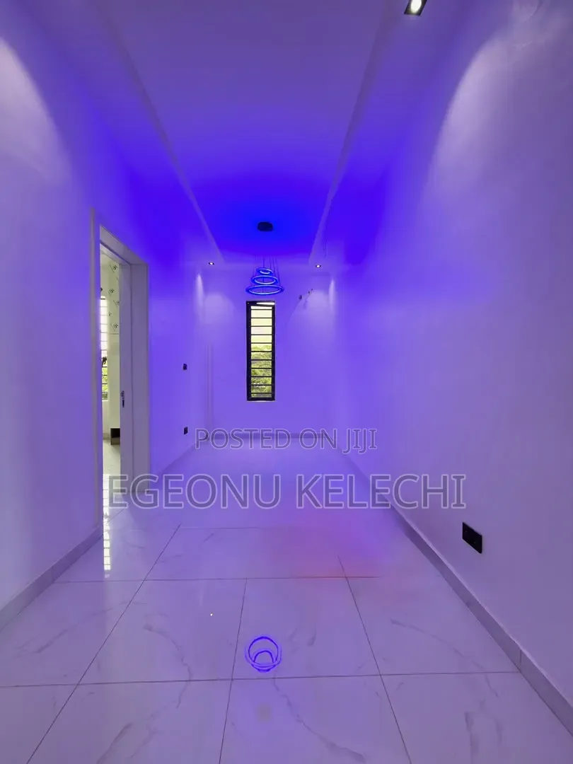 5bdrm Duplex in Idado for sale in Idado