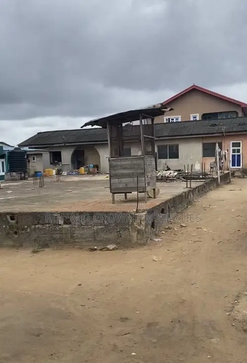 Dry Full Plot of Land With Demolishable Building in Bucknor