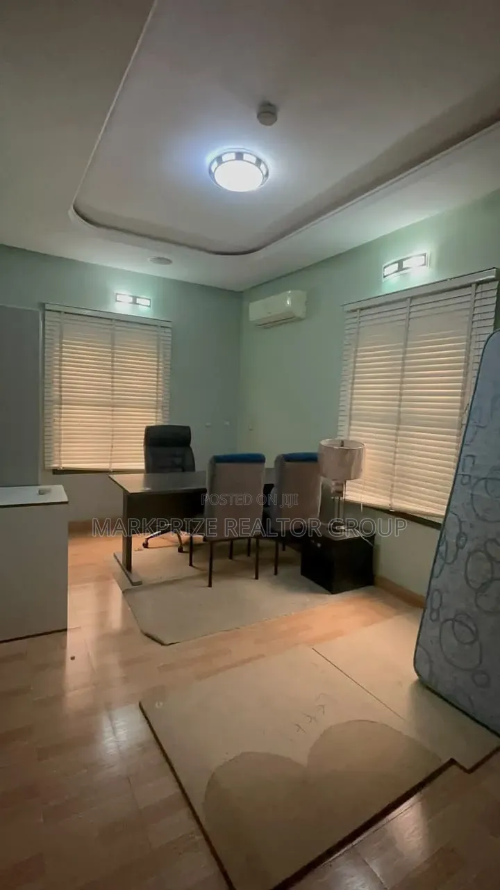 3bdrm Duplex in Chevron Drive for rent in Chevron