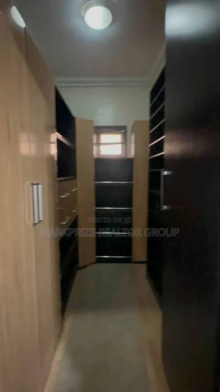 3bdrm Duplex in Chevron Drive for rent in Chevron