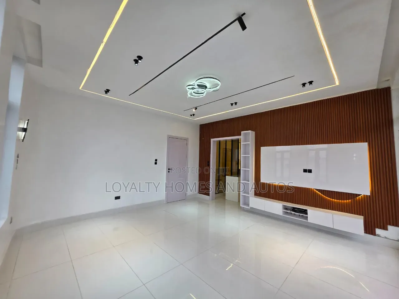 5bdrm Duplex in Ikate for sale in Ikate