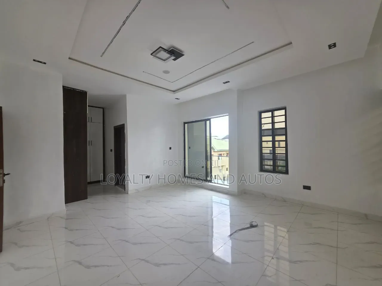 5bdrm Duplex in Ikate for sale in Ikate
