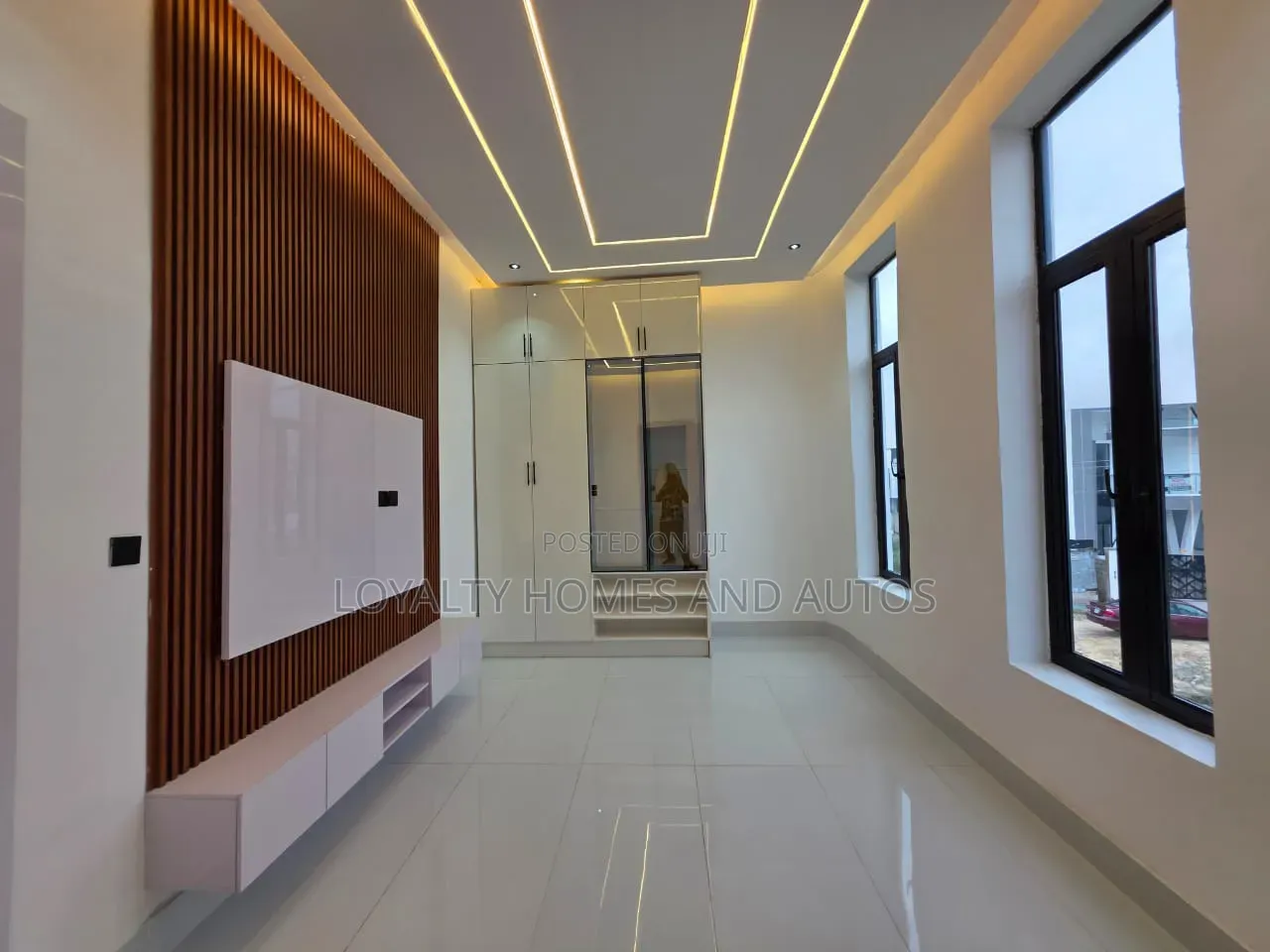 5bdrm Duplex in Ikate for sale in Ikate