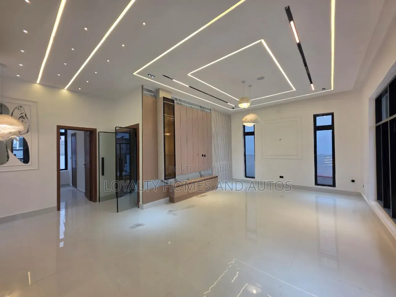 5bdrm Duplex in Ikate for sale in Ikate