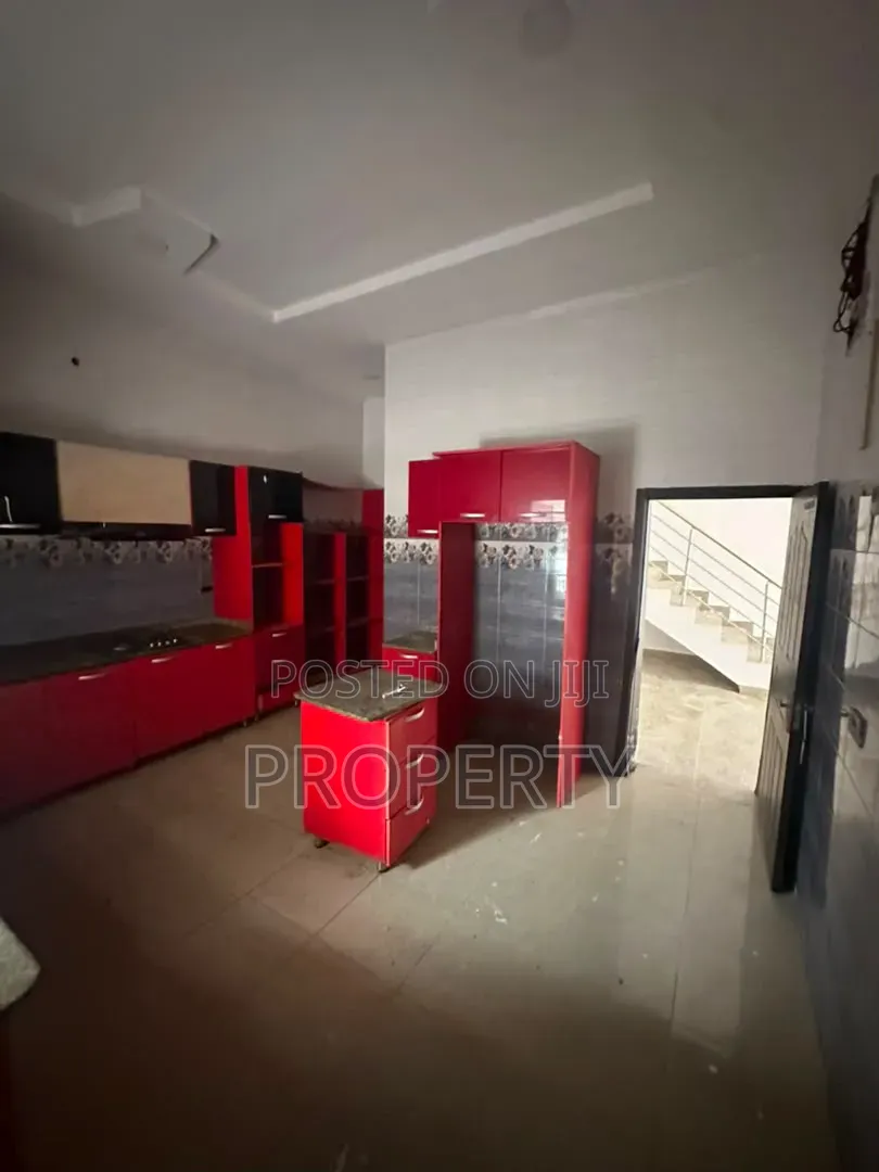 4bdrm Duplex in Lekki Phase 2 for sale in Lekki Phase 2