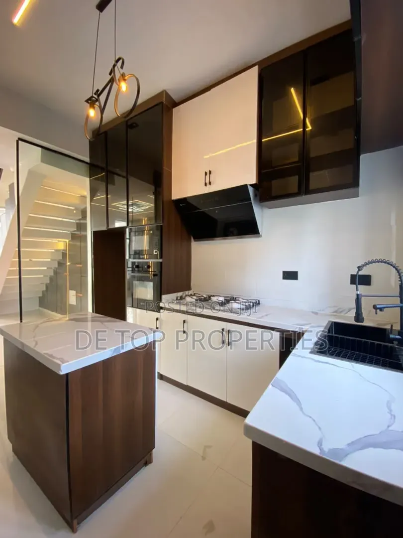 4bdrm Duplex in Lekki Ikota for rent in Ikota