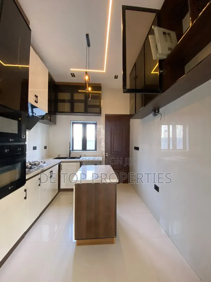 4bdrm Duplex in Lekki Ikota for rent in Ikota