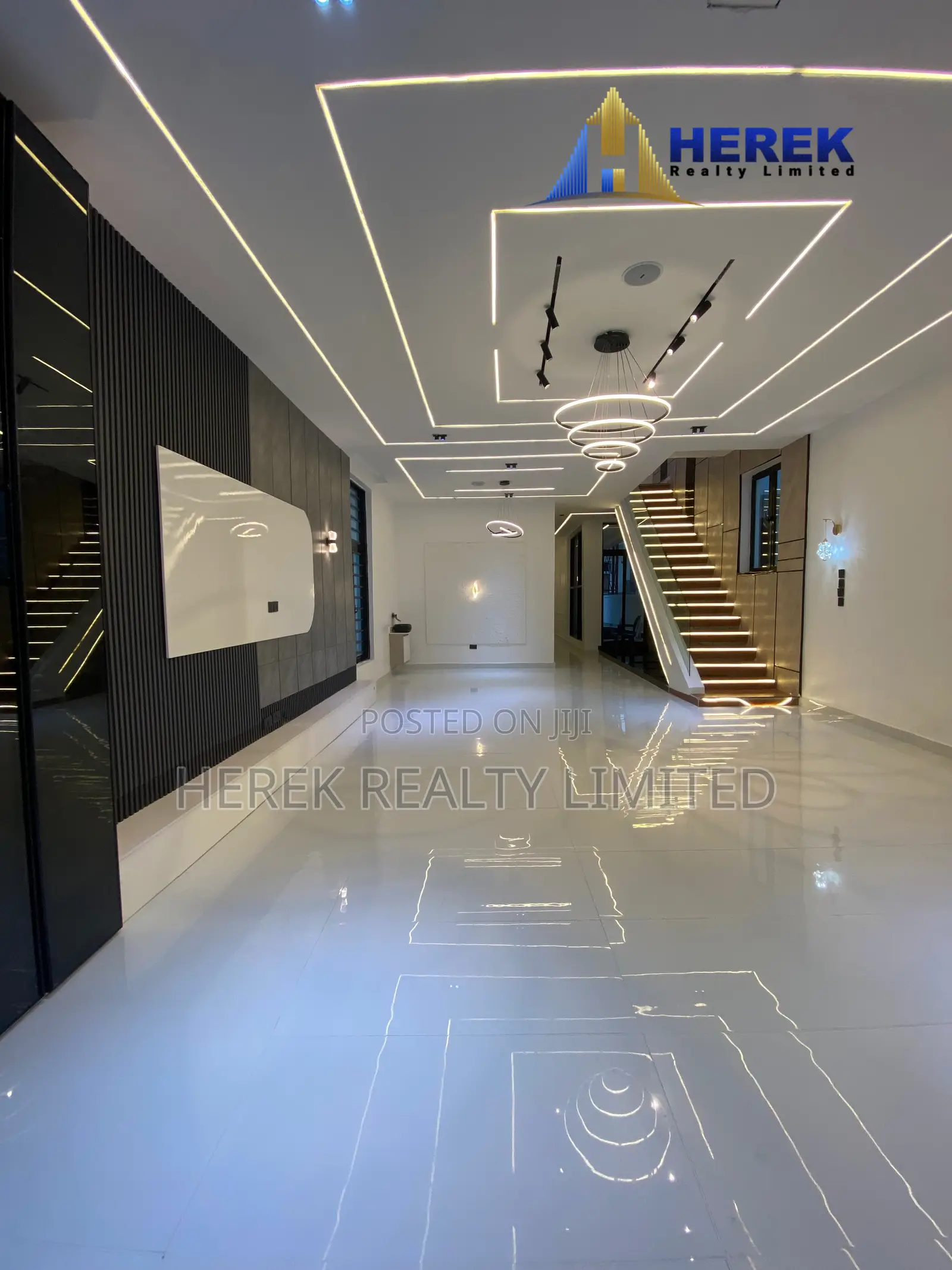 5bdrm Duplex in Ikota for sale in Ikota