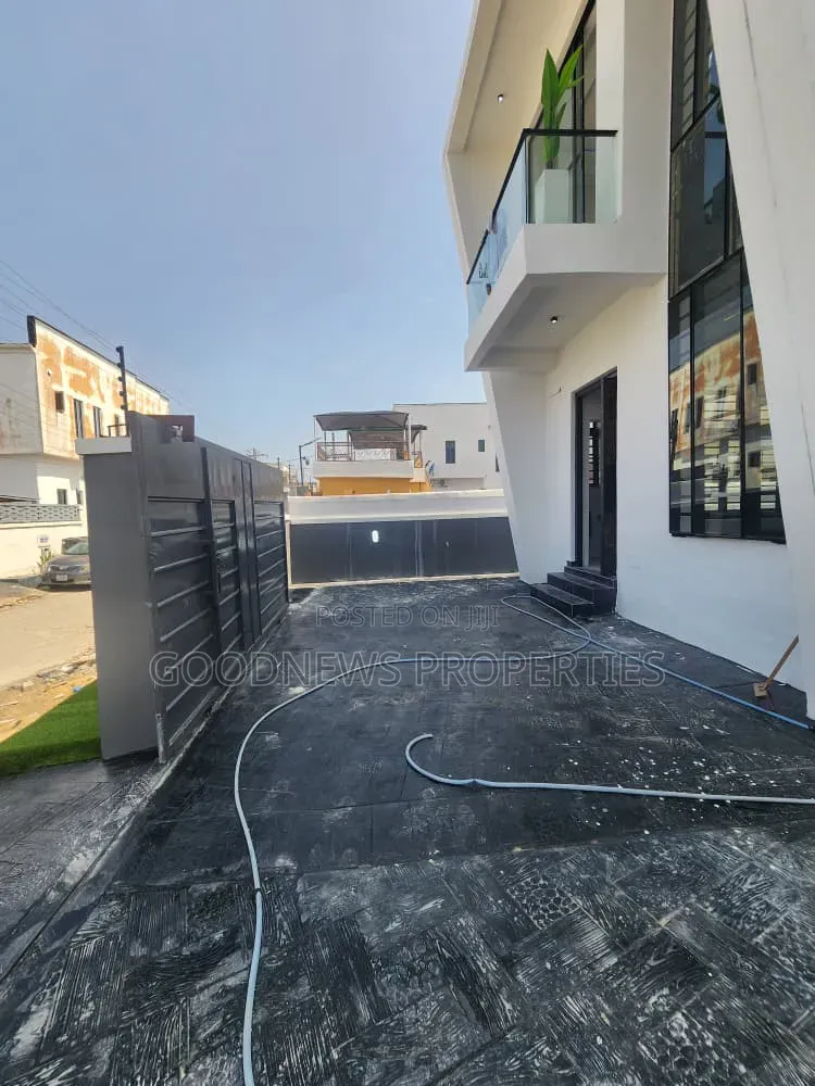 5bdrm Duplex in Ajah for sale in Ado / Ajah