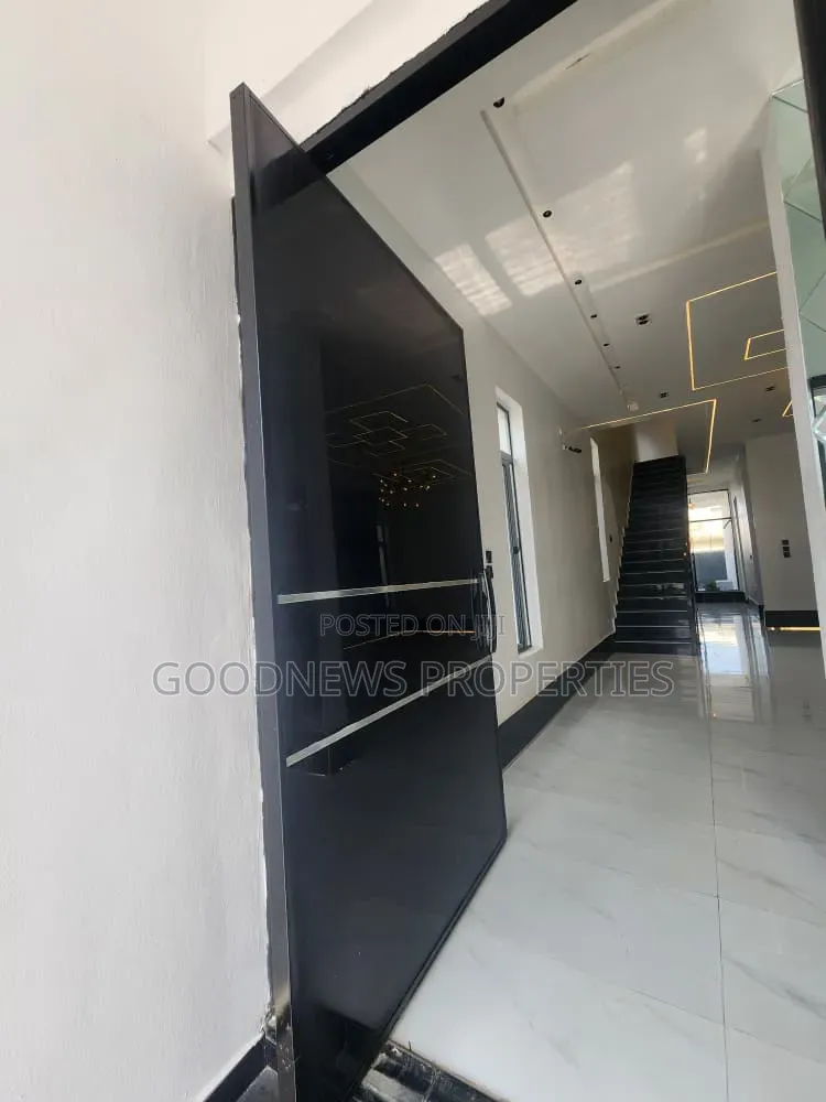 5bdrm Duplex in Ajah for sale in Ado / Ajah