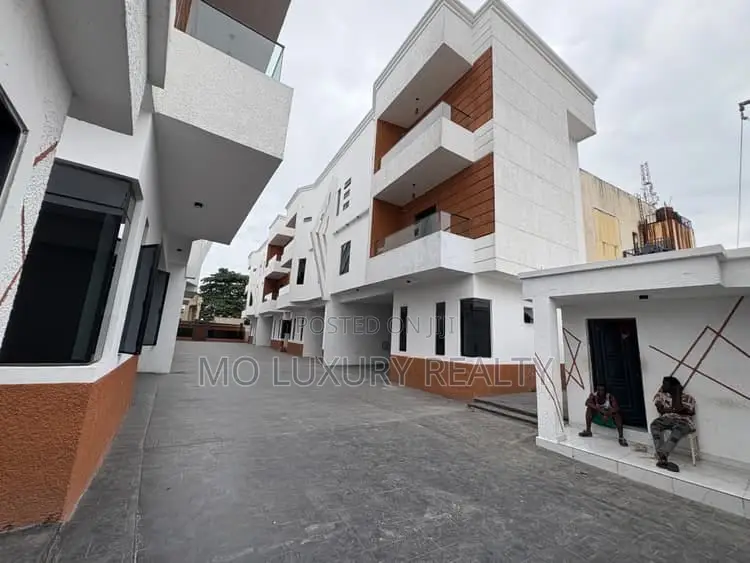 4bdrm Townhouse/Terrace in Osapa london for sale in Osapa london