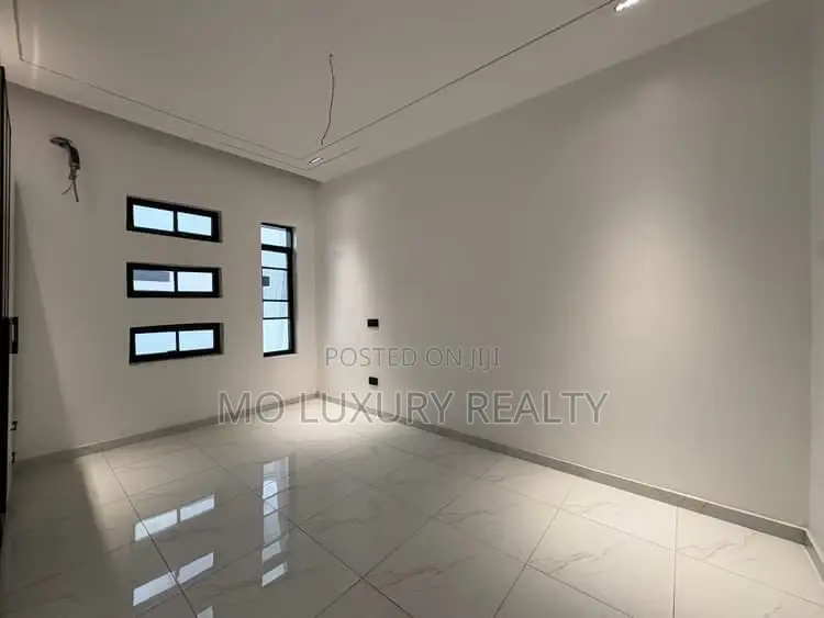 4bdrm Townhouse/Terrace in Osapa london for sale in Osapa london