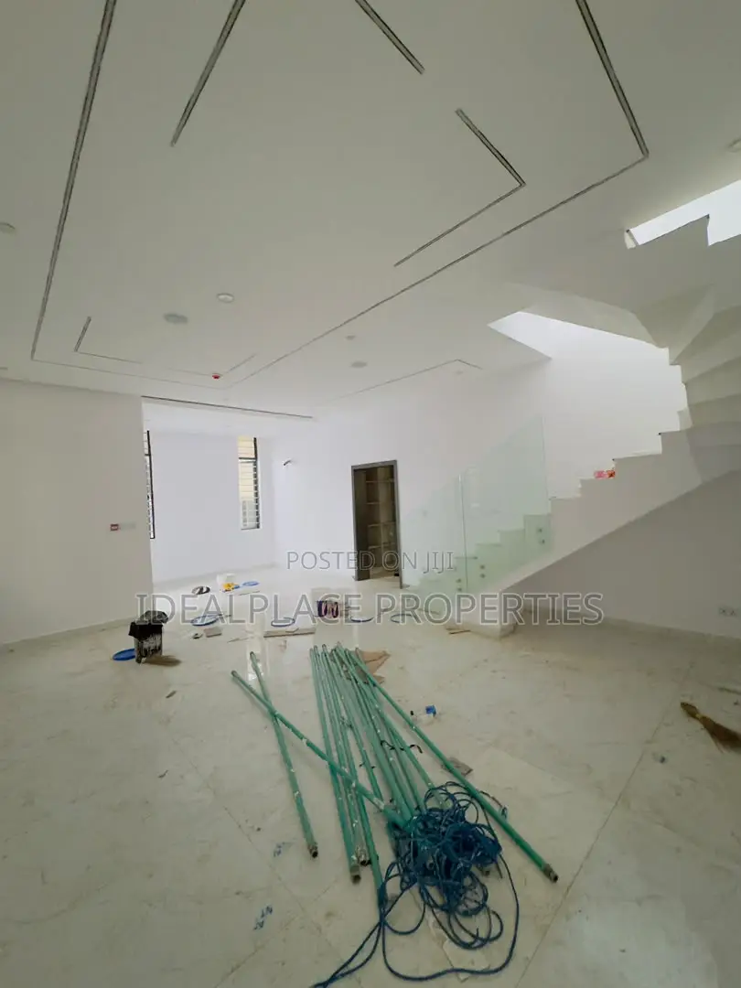 5bdrm Duplex in Omole Phase 2 for sale in Omole Phase 2