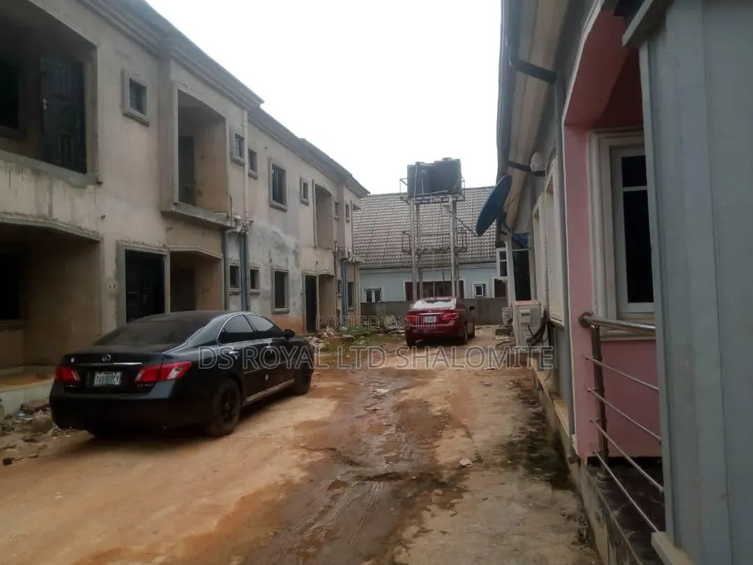 2bdrm Block of Flats in Benin City for sale in Benin City