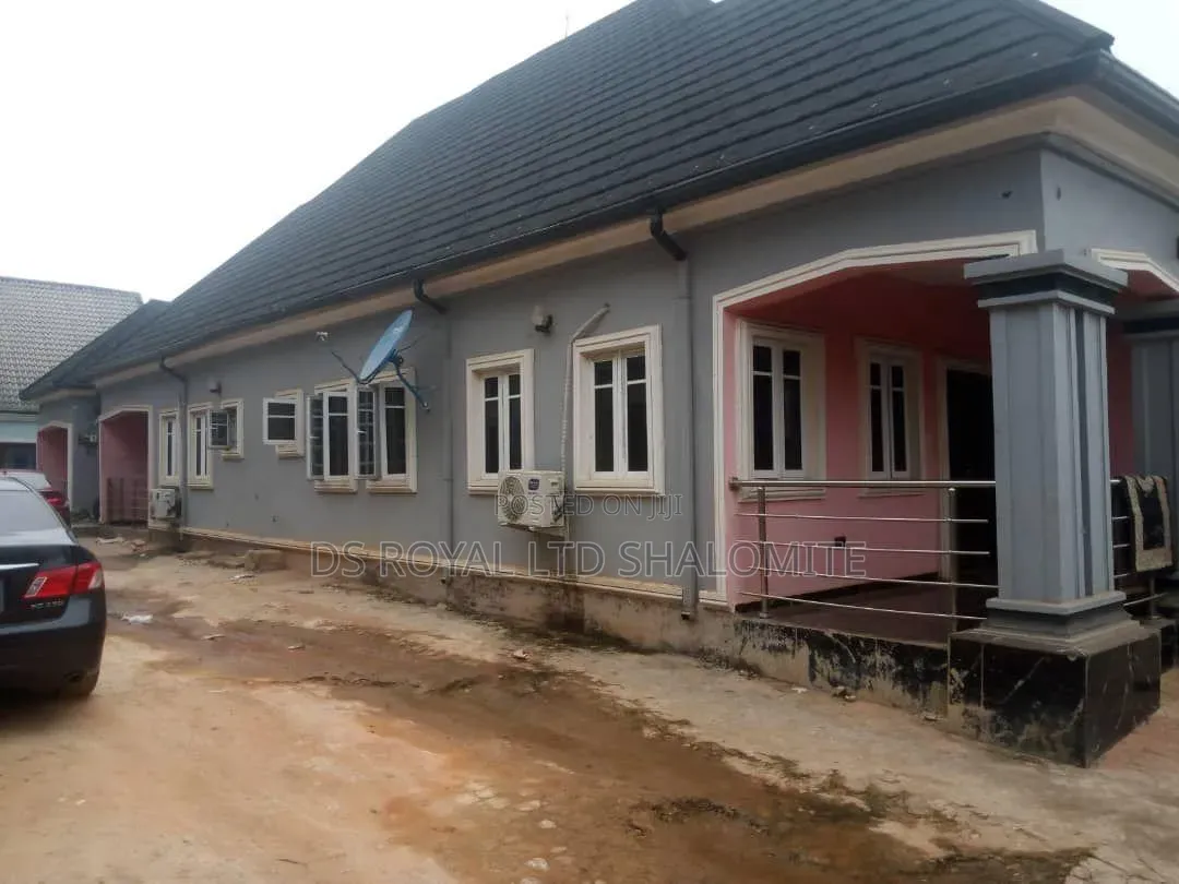 2bdrm Block of Flats in Benin City for sale in Benin City