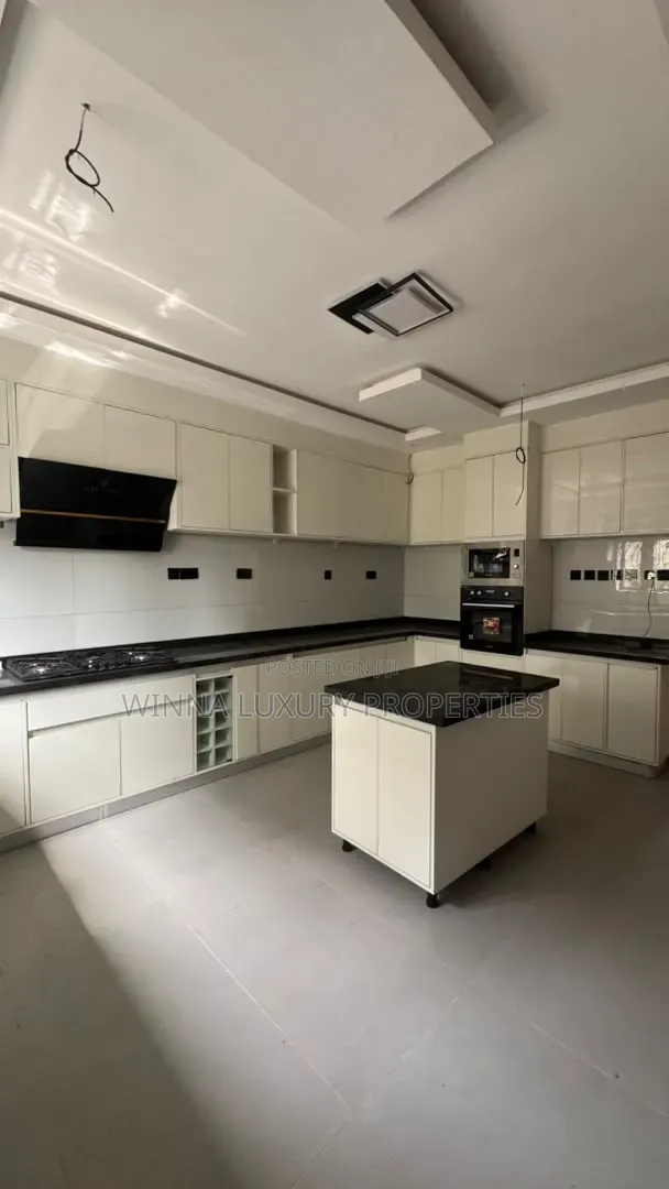 5bdrm Townhouse/Terrace in Opposite Game, Kaura for sale in Kaura