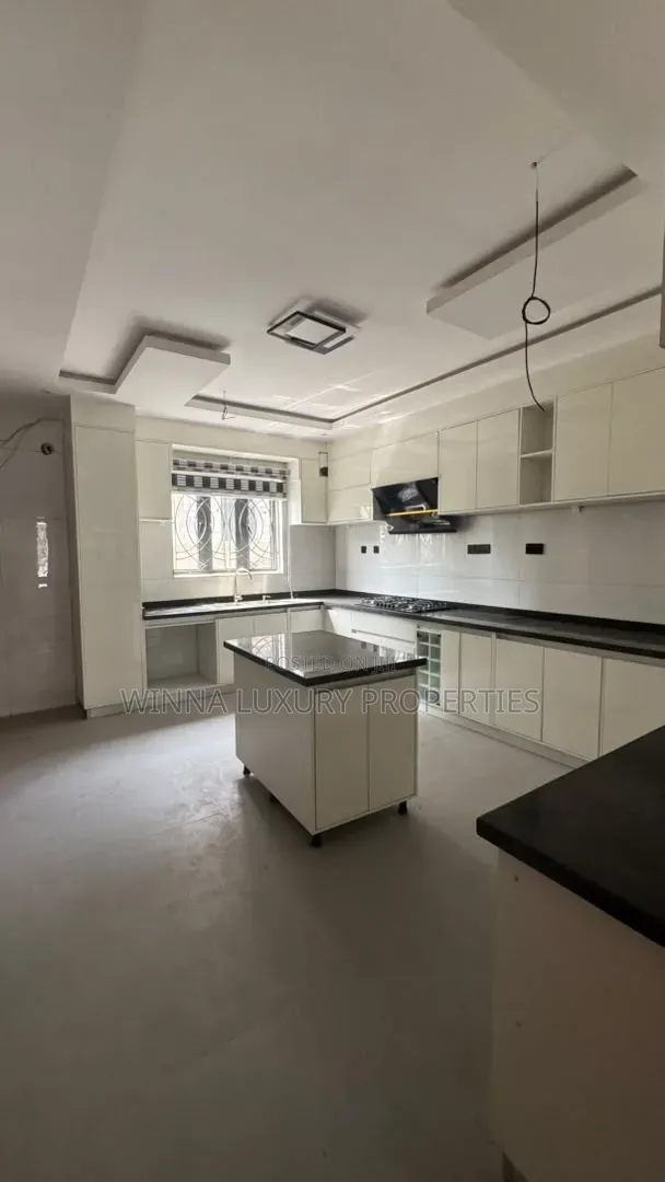5bdrm Townhouse/Terrace in Opposite Game, Kaura for sale in Kaura
