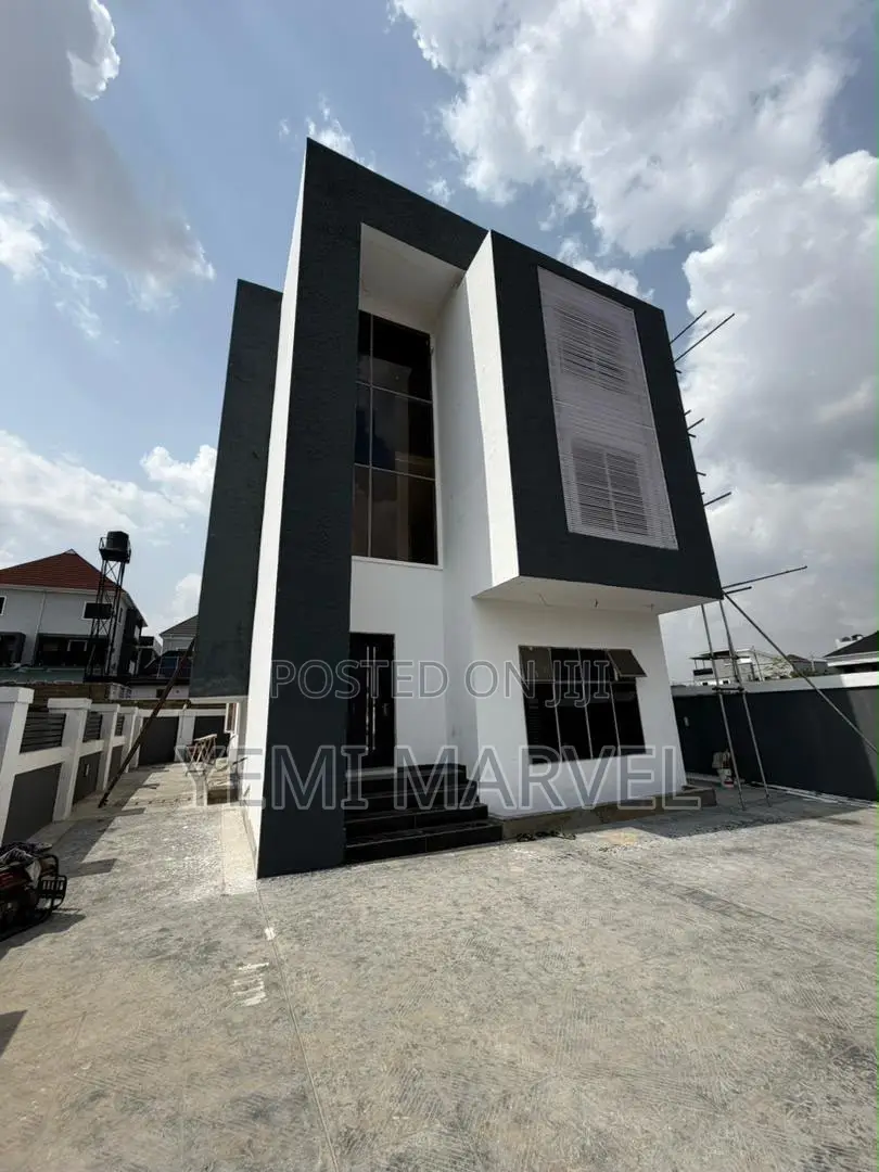 4bdrm Duplex in Kolapo Ishola Gra, for sale in Akobo