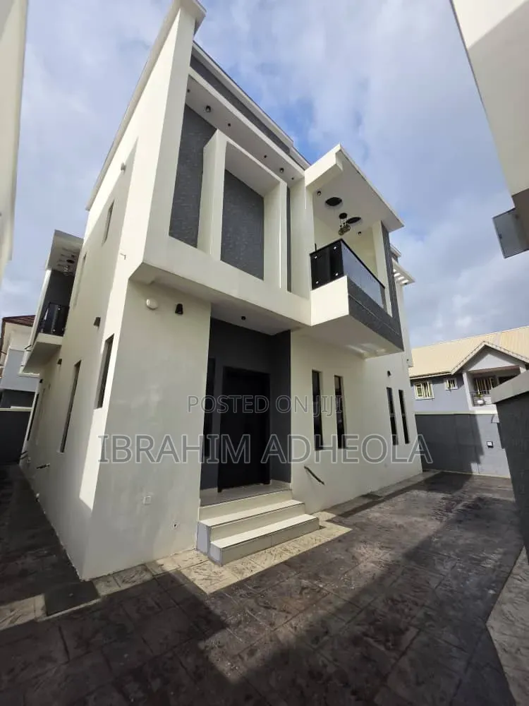 5bdrm Duplex in Omole Phase2 for sale in Omole Phase 2