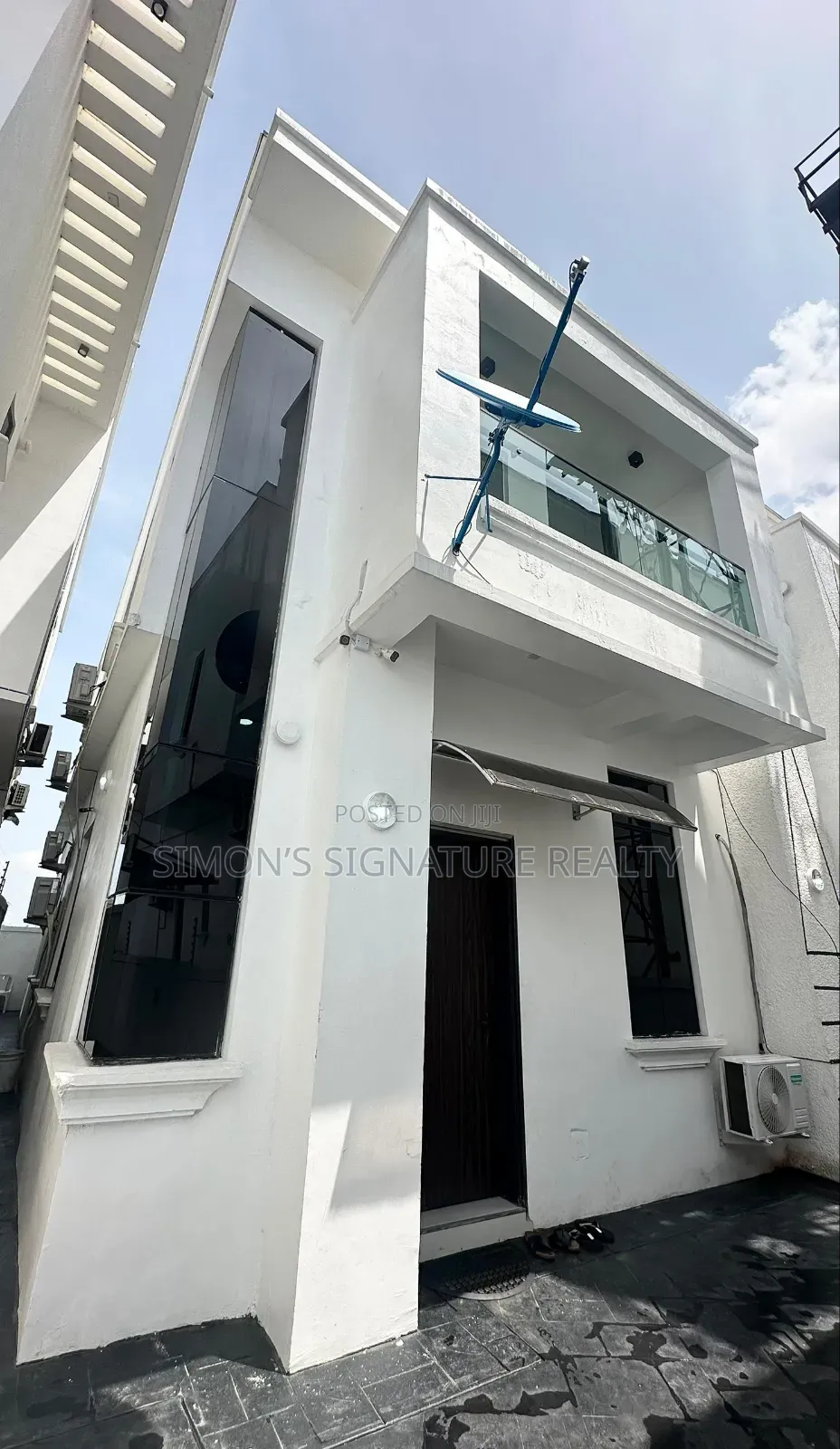 Furnished 4bdrm Duplex in Chevron for sale in Chevron