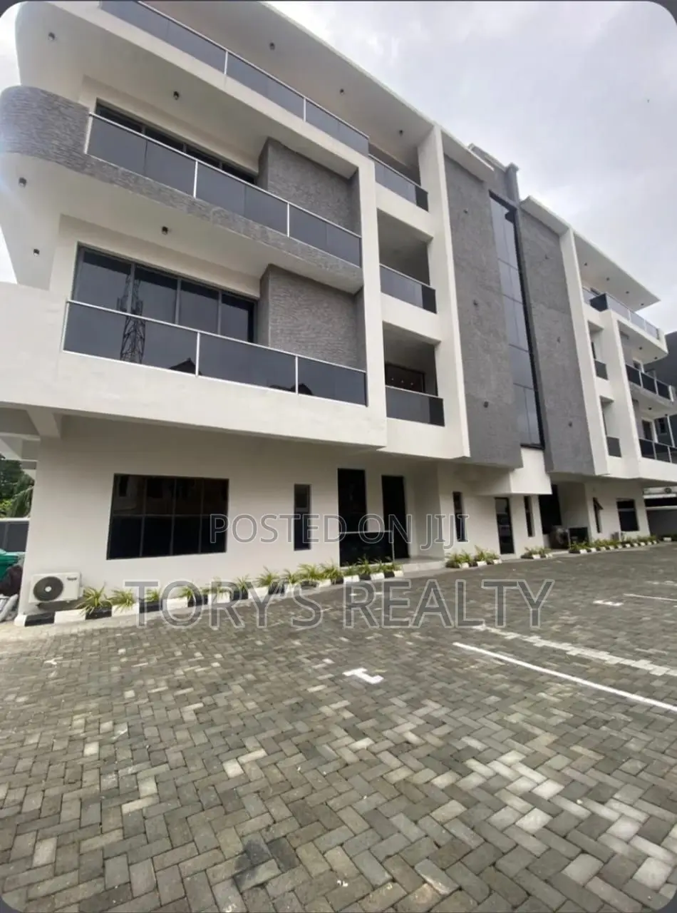 3bdrm Penthouse in Lekki Phase 1 for rent in Lekki Phase 1