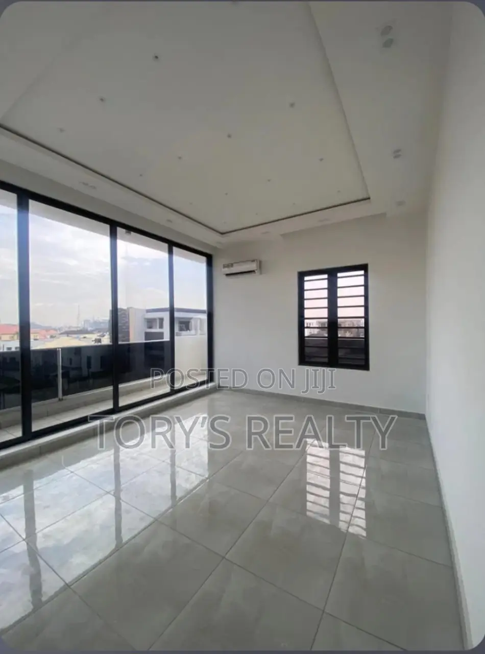 3bdrm Penthouse in Lekki Phase 1 for rent in Lekki Phase 1