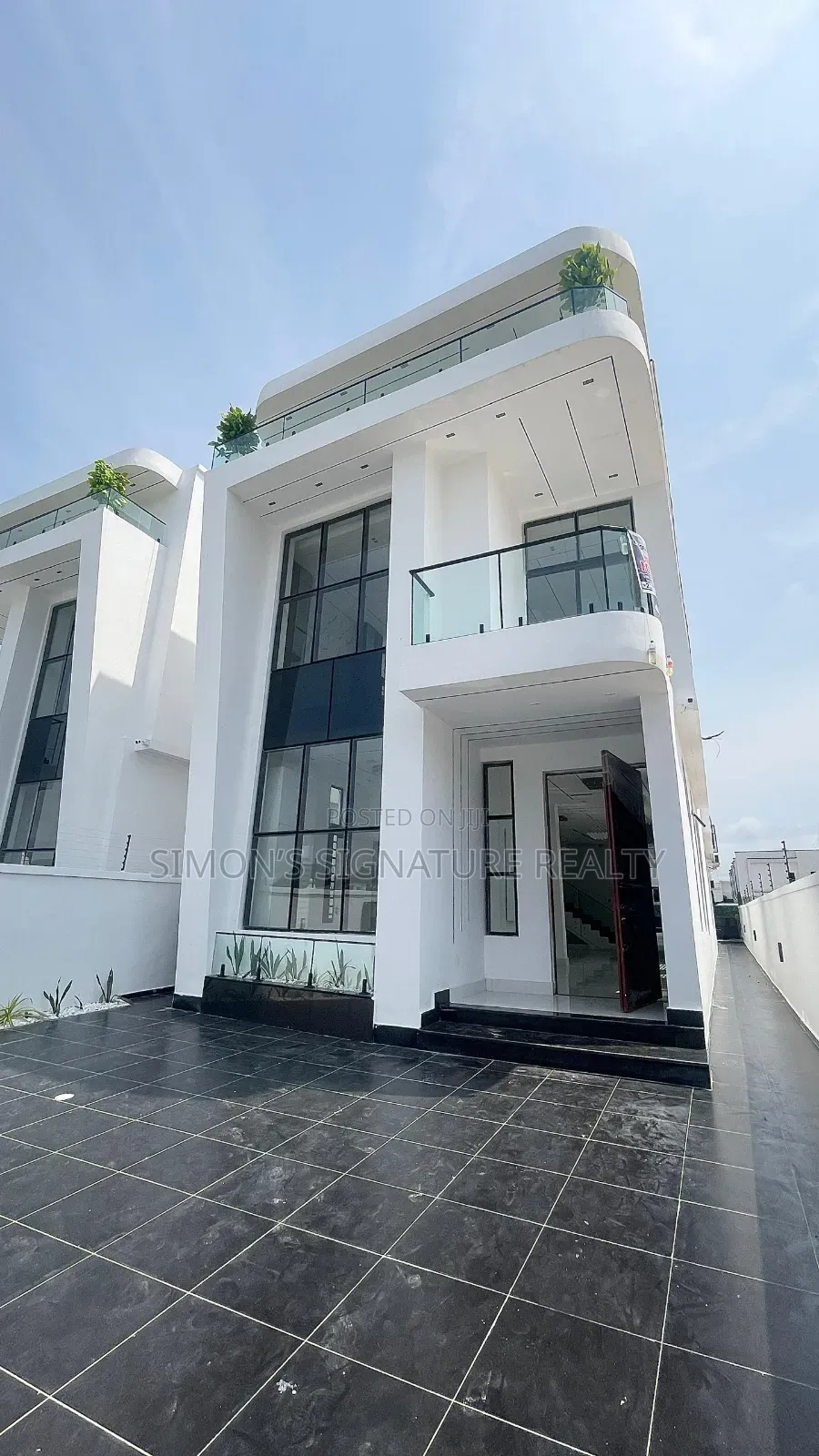 5bdrm Duplex in Orchid, Chevron for sale in Chevron