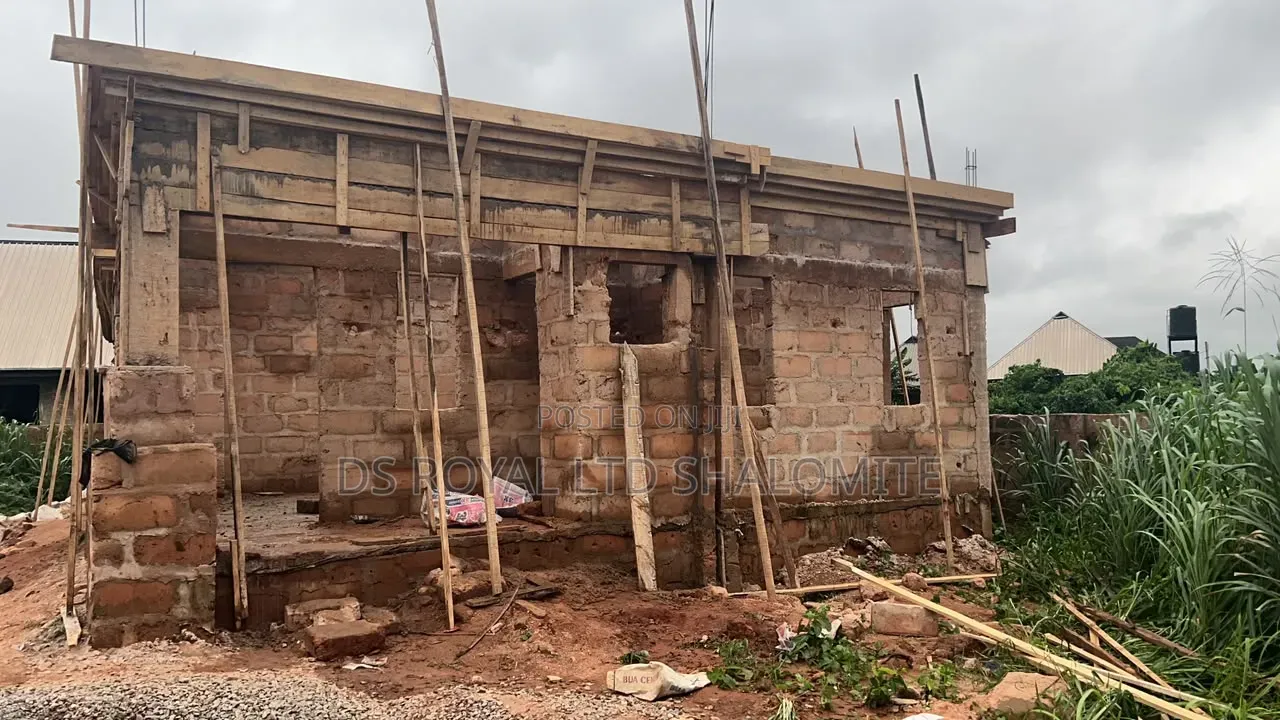 2bdrm Block of Flats in Benin City for sale in Benin City