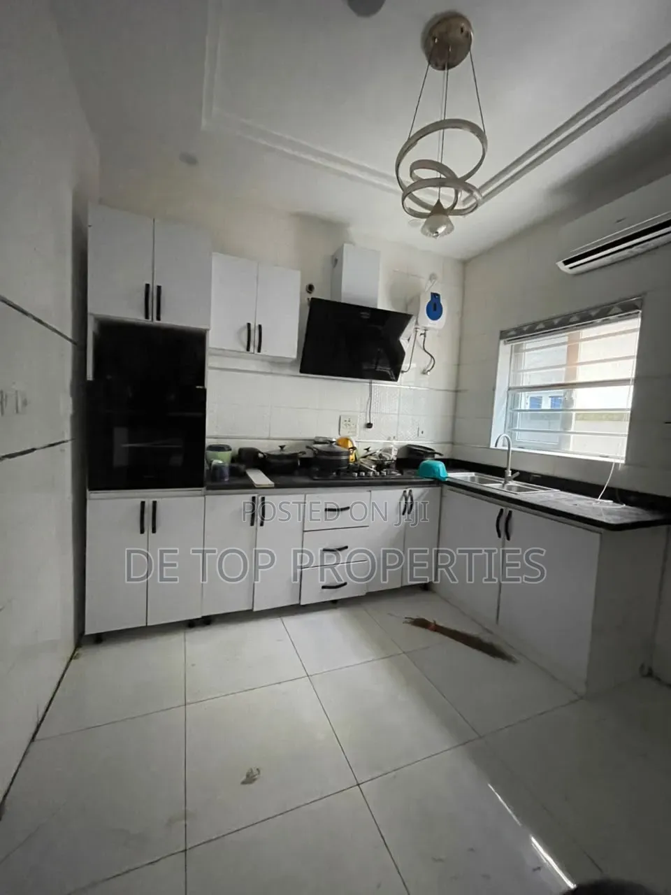 4bdrm Duplex in Lekki County for rent in Lekki Phase 1
