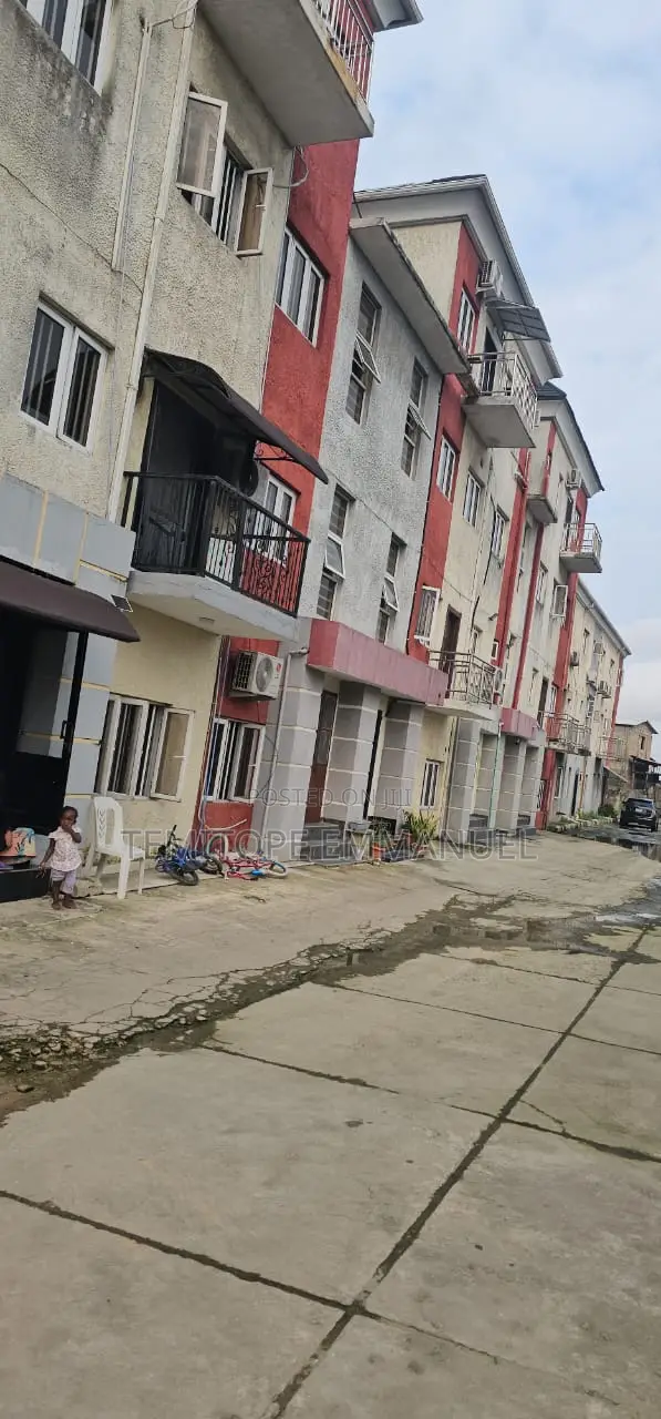 Furnished 4bdrm Duplex in Yaba for sale in Yaba