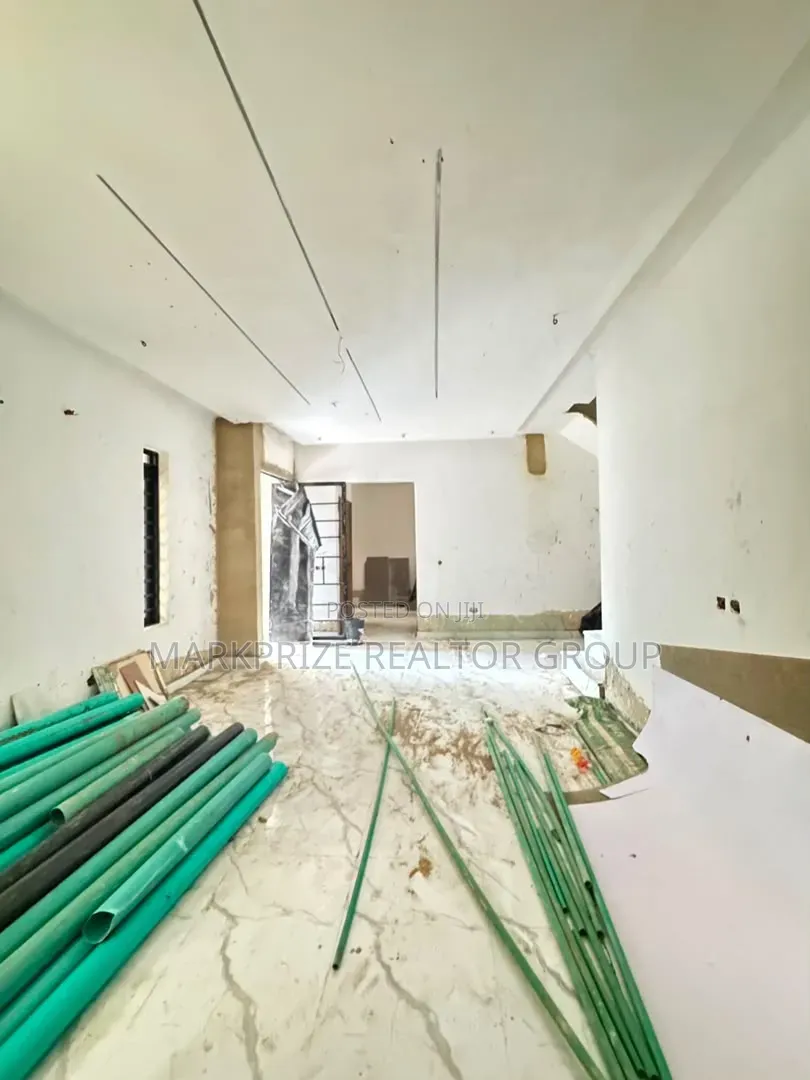 4bdrm Duplex in Magodo Phase 2 Lagos for sale in GRA Phase 2 Shangisha
