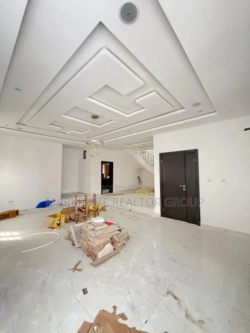 5bdrm Duplex in Ojodu Berger Lagos for sale in Berger