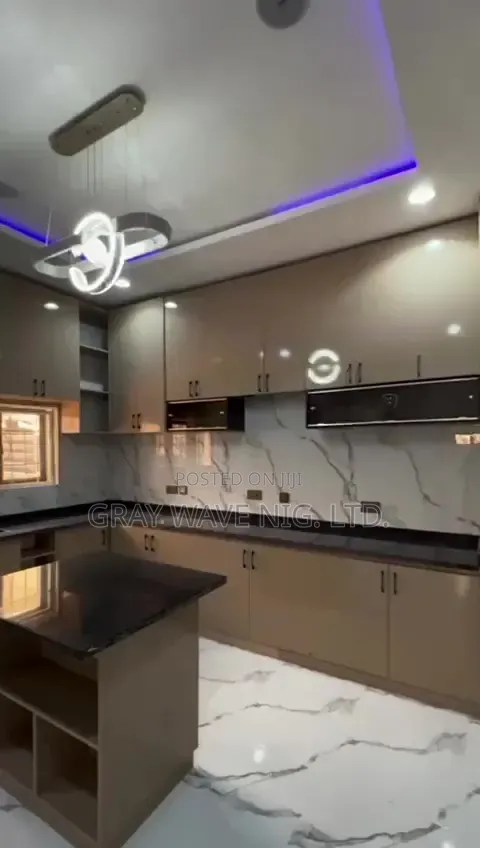 5bdrm Duplex in Life Camp for sale in Life Camp