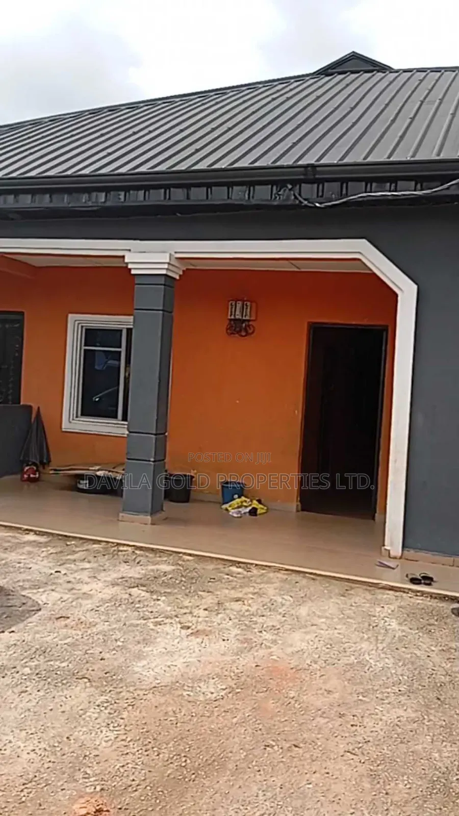 11bdrm Bungalow in Benin City for sale in Benin City