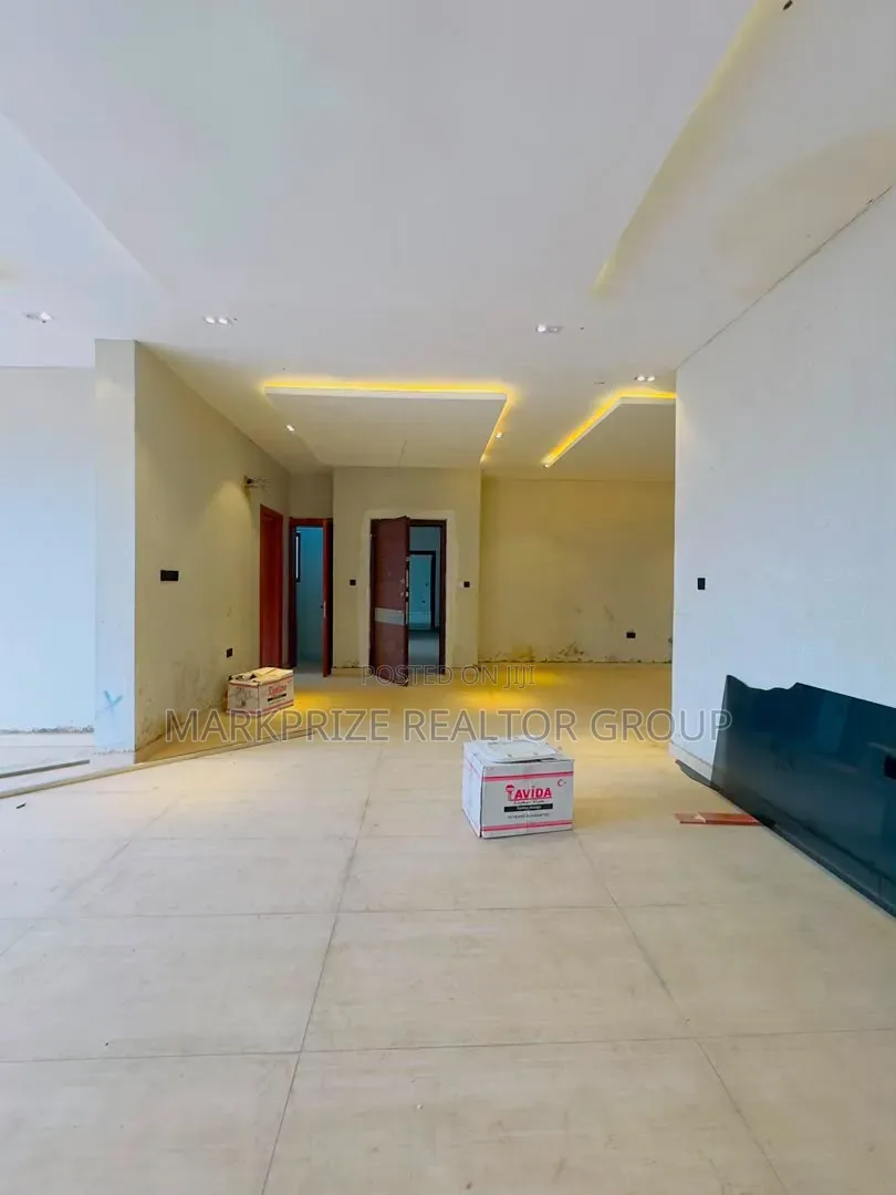 4bdrm Maisonette in Maryland Lagos, Shonibare Estate for sale in Shonibare Estate