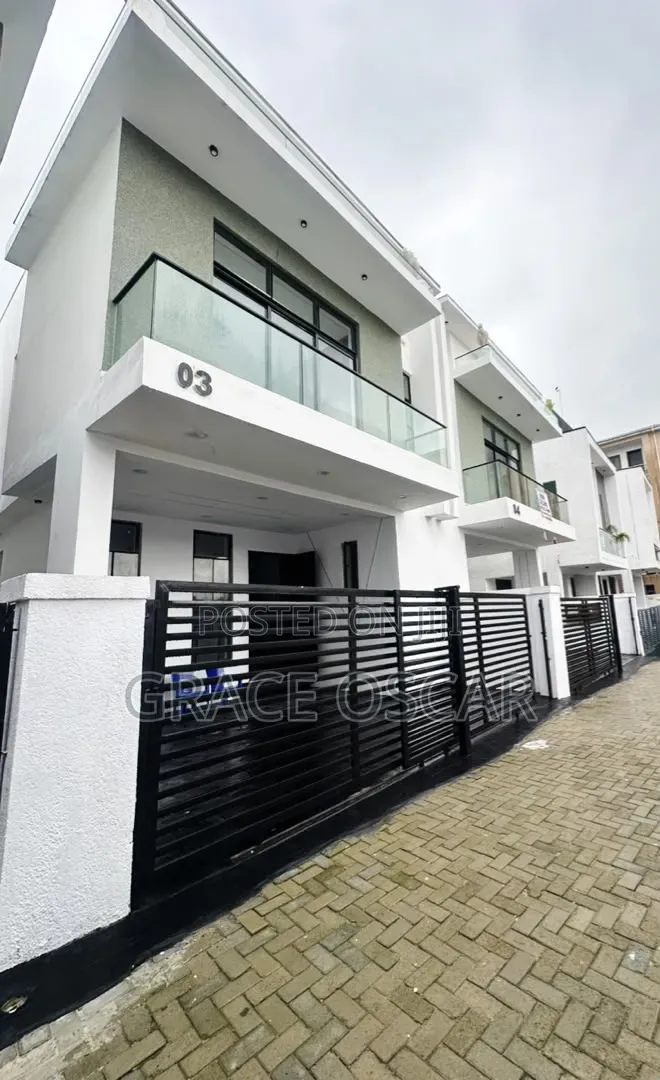 4bdrm Duplex in Ikota for sale in Ikota